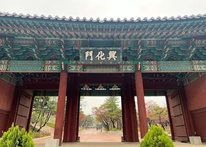 Here Hanyang Daehakro National Hospital Changgyeong Palace Gyeongbok Palace Apartment *