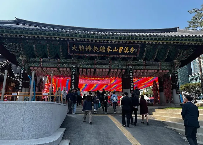 Apartment Here Hanyang Daehakro National Hospital Changgyeong Palace Gyeongbok Palace *