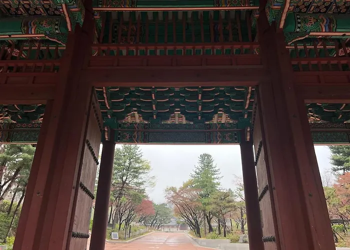 Apartment Here Hanyang Daehakro National Hospital Changgyeong Palace Gyeongbok Palace *