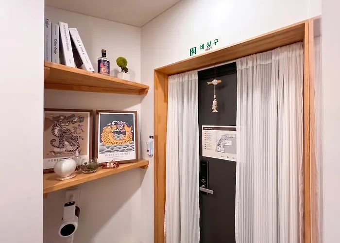Apartment Here Hanyang Daehakro National Hospital Changgyeong Palace Gyeongbok Palace